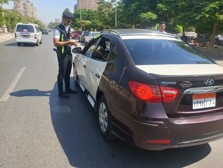 حملة مشتركة للكشف عن تعاطي المواد المخدرة والمخالفات المرورية  بالمنصورة