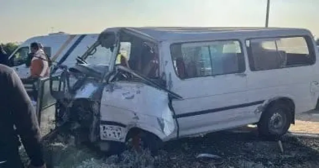ميكروباص يخرج عن السيطرة على طريق بنها الحر.. ويسفر عن إصابة 9 أشخاص بحادث مروع