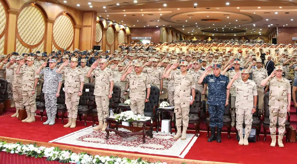 وزير الدفاع: حماية الوطن تتطلب استعداد قتالي دائم