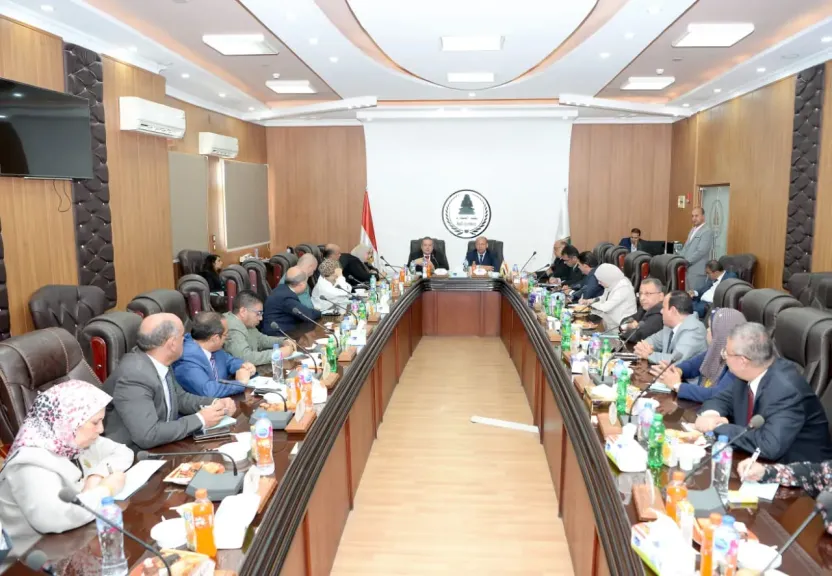 مجلس عمداء جامعة المنصورة ينعقد بحضور رئيس الهيئة القومية لضمان جودة التعليم والاعتماد