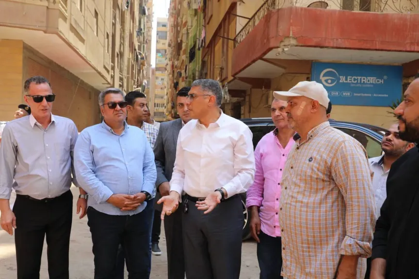 محافظ الجيزة خلال قيادته حملة الإزالات