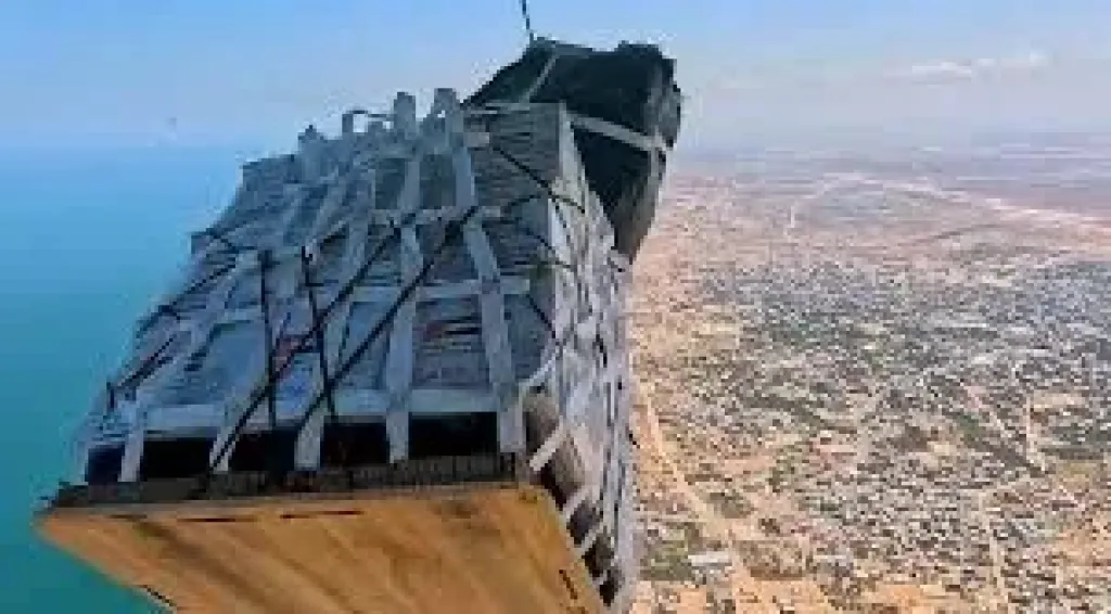الإمارات تنفذ الإنزال الجوي الـ77للمساعدات في قطاع غزة ضمن عملية طيور الخير