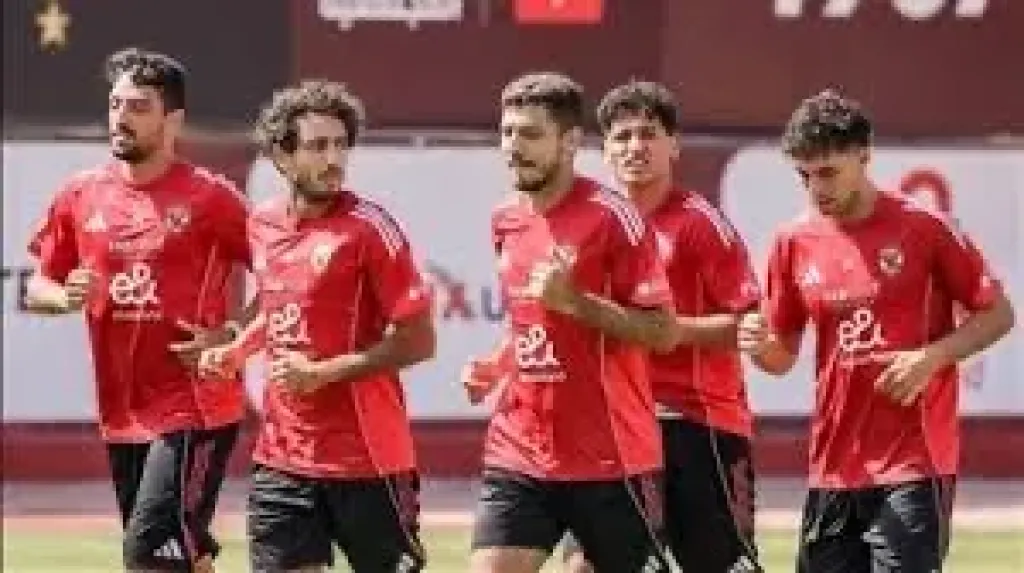 الأهلي يفرض سيطرته على مواجهاته مع غزل المحلة قبل لقاء الإثنين