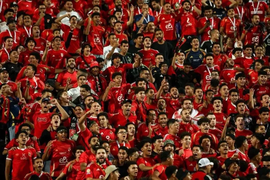 طاقم تحكيم إسباني لإدارة قمة الأهلي وبيراميدز بالدوري