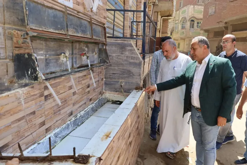 رئيس ”مياه الغربية” يتفقد محطات فرع المحلة ويزور عزبة وافي لمتابعة جودة المياه