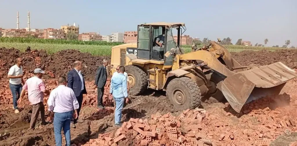 ”زراعة الغربية” تواصل إزالة التعديات.. هدم معاطن مخالفة على الأراضي الزراعية بزفتى