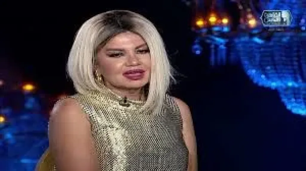 محامية بوسي شلبي تثير الجدل بسبب فنان عاد لزوجته مؤخرًا