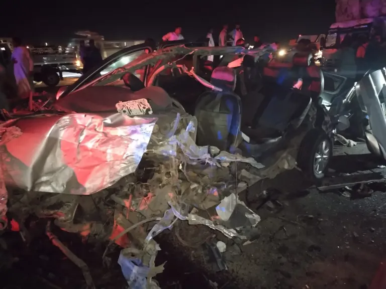 4 جثامين و7 مصابين حالتهم خطيرة.. ننشر أسماء ضحايا حادث تصادم 3 سيارات في قنا