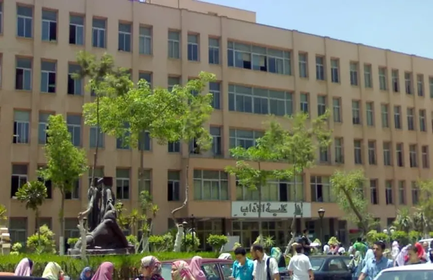 جامعة حلوان تُطلق ورشة تدريبية في التمثيل لطلاب كلية الآداب