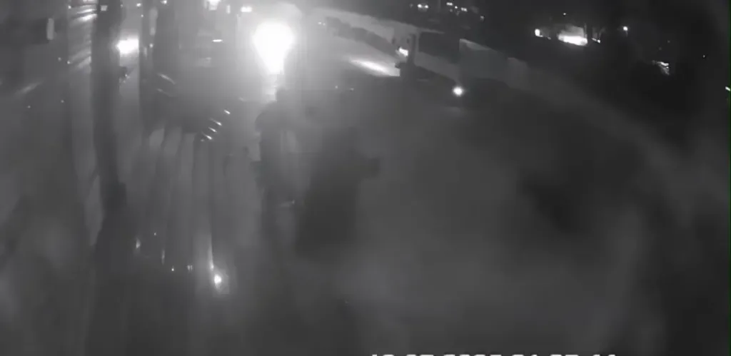 الأمن يفحص فيديو التعدي على مواطن بالضرب أمام بنك في قنا