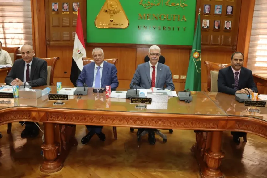 رئيس جامعة المنوفية يعقد اجتماع مجلس الجامعة ويعلن اعتماد برنامجين بالهندسة الإلكترونية وبرنامج بالهندسة