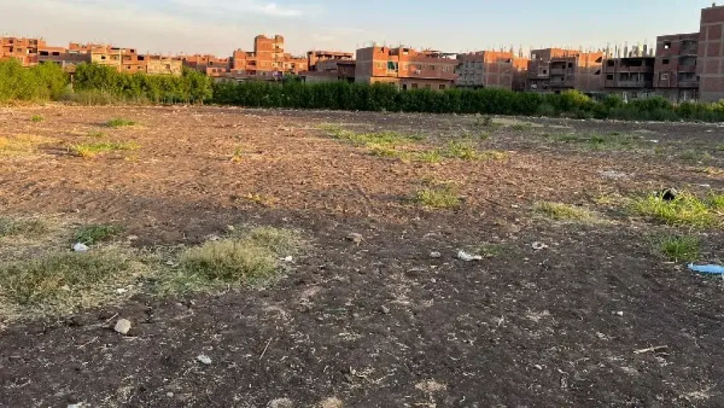 الأرض الذي تبرع بها الأهالي