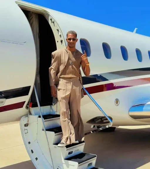 لوك مختلف وطائرة خاصة.. محمد رمضان يعود من حفل لبنان ويستعد لحفل مراسي الجمعة القادمة