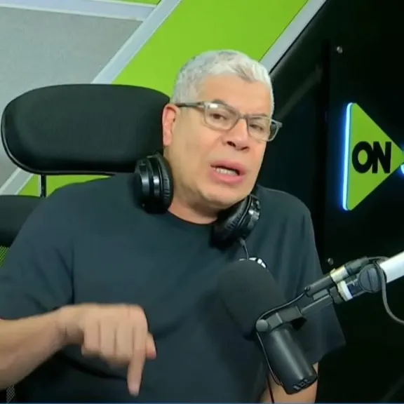 شوبير يكشف غيابات بيراميدز المؤثرة أمام الأهلي