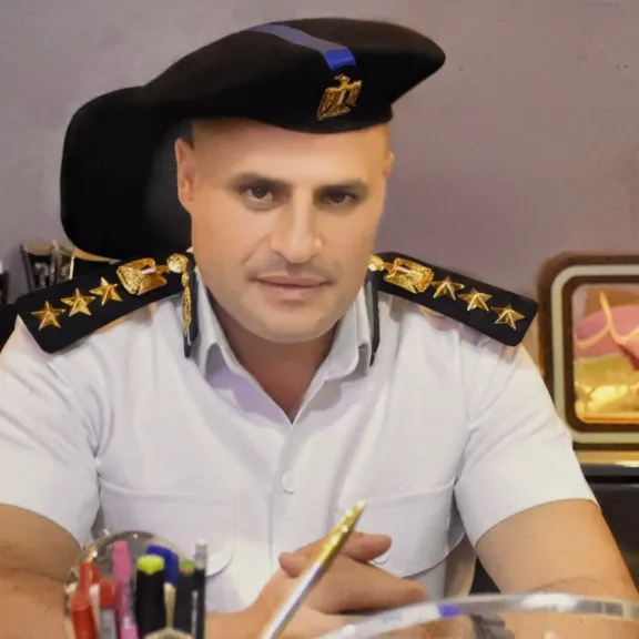 استجابة سريعة على فيسبوك.. مأمور مركز أشمون يوجه بإرسال دورية لحماية فتاة من مضايقات شباب أسفل منزلها