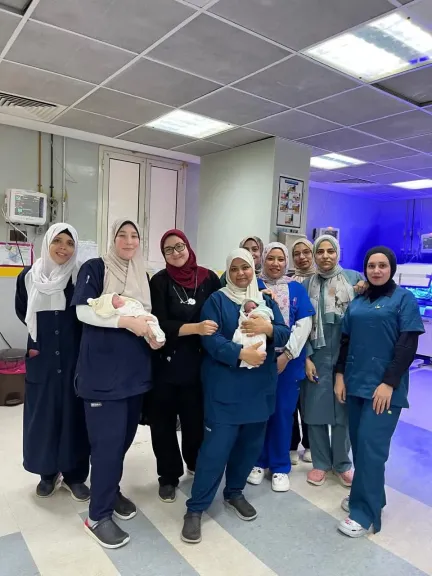 بطولة طبية بمستشفى أطفال بنها: إنقاذ طفلين خدج بعد رحلة علاج استثنائية