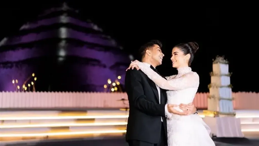 هشام جمال يحتفل بعيد ميلاد زوجته ليلى أحمد زاهر: بنشوف الحياة سوا وفخور بيكي دايمًا