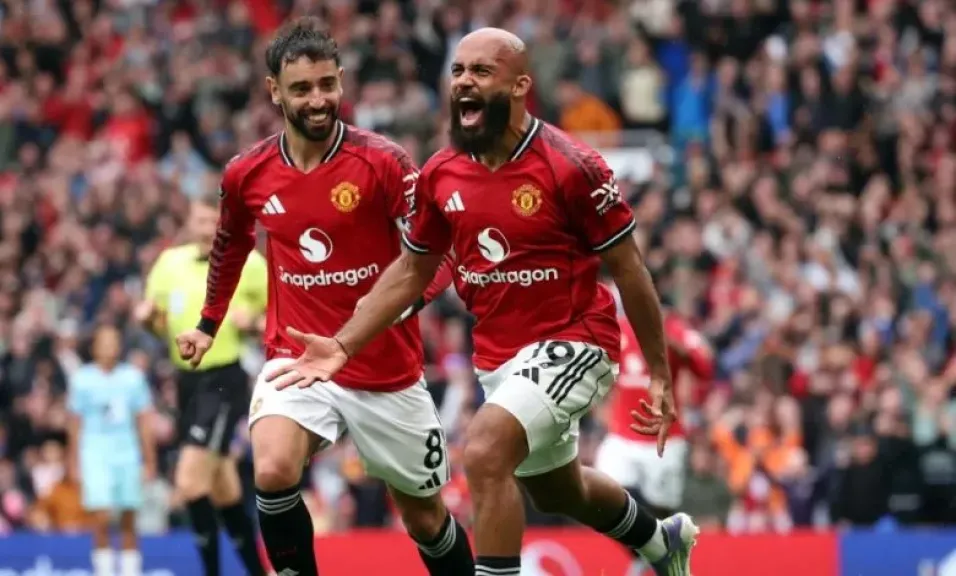مانشستر يونايتد يحقق فوزًا ثمينًا أمام بيرنلي في الدوري الإنجليزي