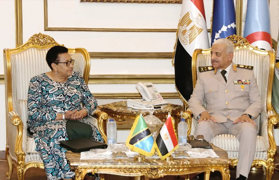 وزير الدفاع يلتقى نظيره التنزاني لبحث التعاون العسكري المشترك