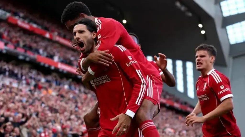 ليفربول يحسم القمة أمام آرسنال ويغرد منفردًا بصدارة الدوري الإنجليزي