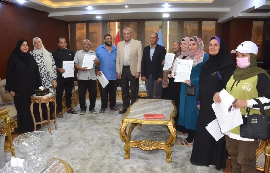 محافظ الغربية يسلم عقود 120 وحدة سكنية مطورة لأهالي أبو شاهين بالمحلة الكبرى