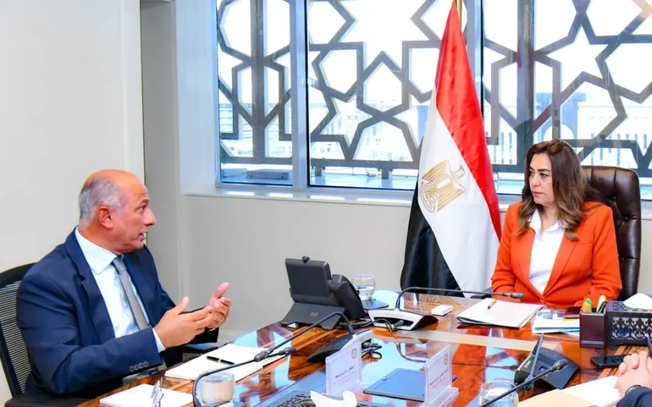 منال عوض تعقد اجتماعاً تنسيقيا مع مساعد وزير الخارجية لشئون المناخ و البيئة والتنمية المستدامة
