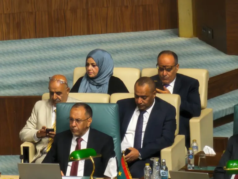 وزير الصناعة والتجارة اليمني يدعو إلى إنشاء صندوق عربي لدعم اعادة اعمار بلاده