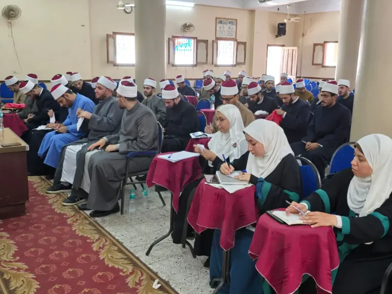 استمرار فعاليات الدورة العلمية الكبرى للأئمة والوعاظ تحت عنوان تكامل العلوم الشرعية