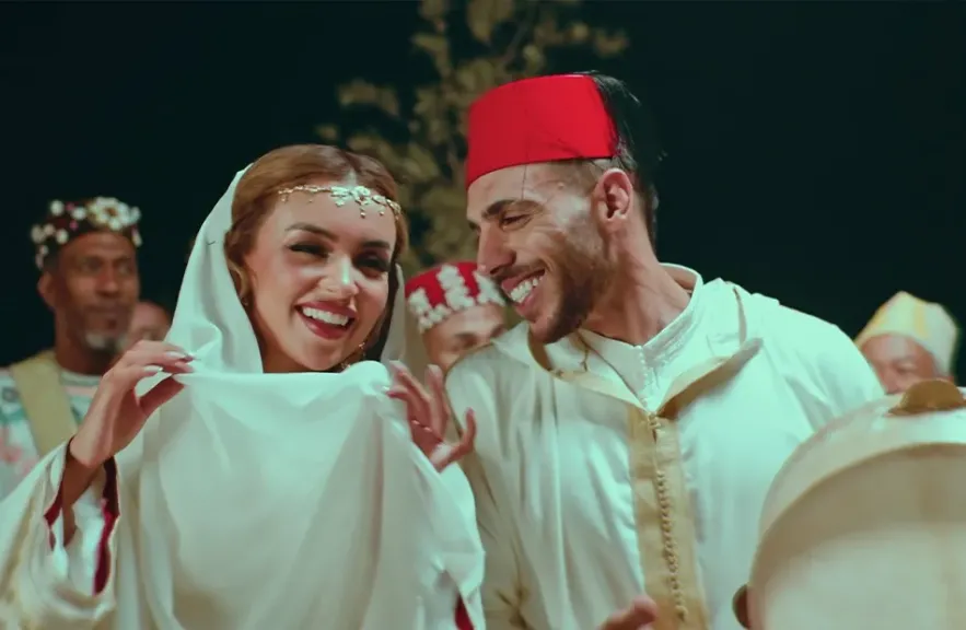 بالفيديو..عطار يطلق أغنية ”شوية شوية” بتيمة موسيقية مغربية