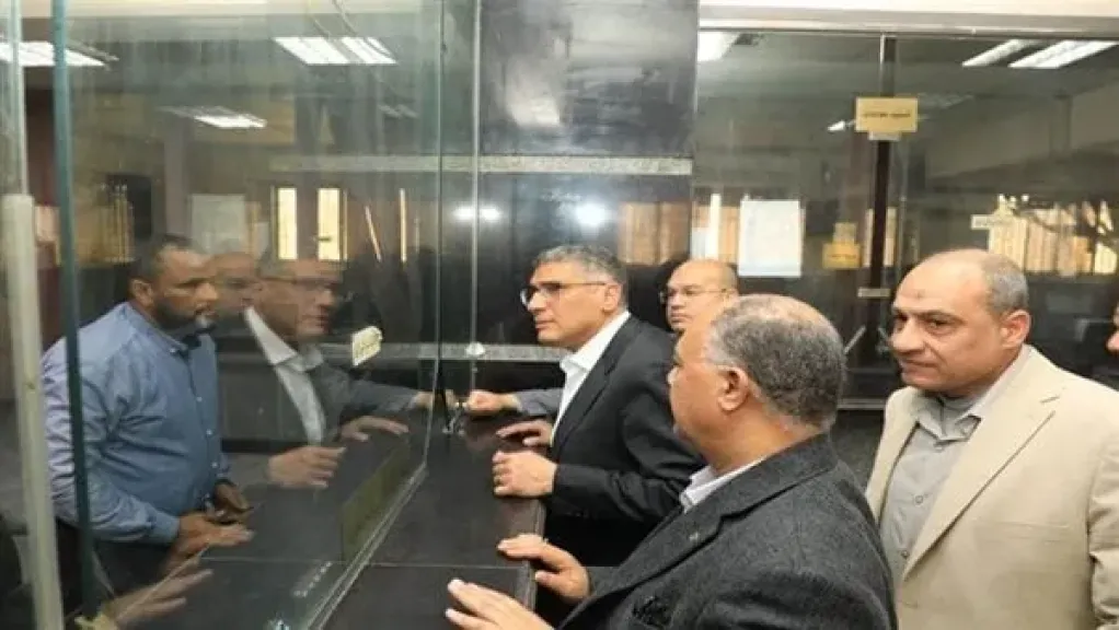 محافظ الجيزة يوقف 3 موظفين بكرداسة 3 أشهر بعد مشادات مع رئيس المدينة| خاص