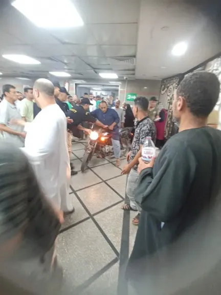 من السخرية إلى الاعتذار.. حقيقة دخول دراجة نارية إلى استقبال مستشفى بنها