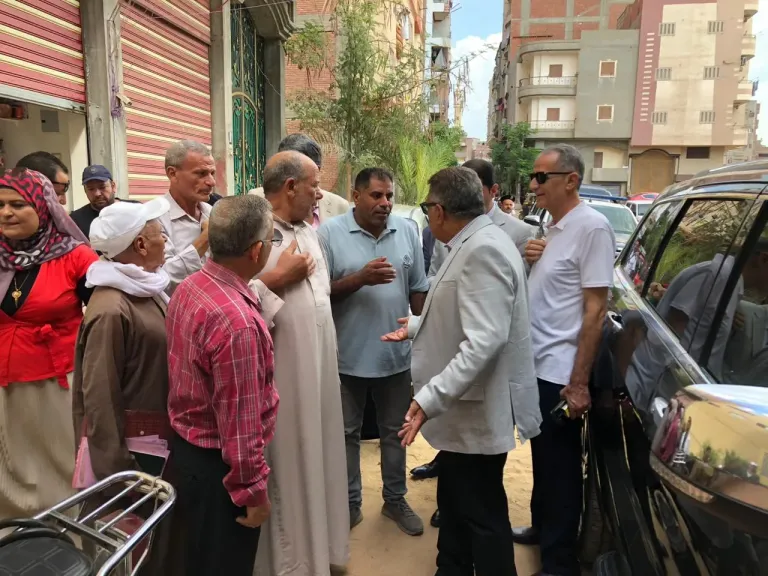 محافظ الدقهلية يكلف رئيس المدينة بالبدء في أعمال تمهيد الطريق المؤدي لعيادة التأمين الصحي بالانترلوك ووصول خط السرفيس إليها