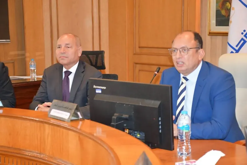 رئيس جامعة حلوان ومحافظ القاهرة يناقشان دعم الطلاب وتعزيز التعاون المؤسسي..صور