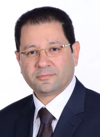 الدكتور محمد صالحين قائماً بأعمال نائب رئيس جامعة عين شمس الأهلية