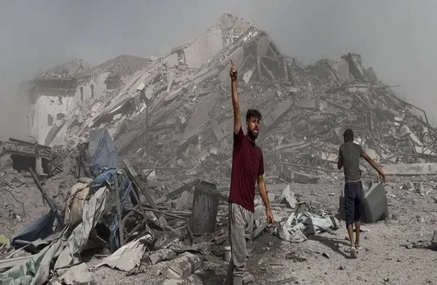 حكومة غزة :  الدمار يطال خيام النازحين وعائلات تعيش في العراء وتصارع من أجل البقاء