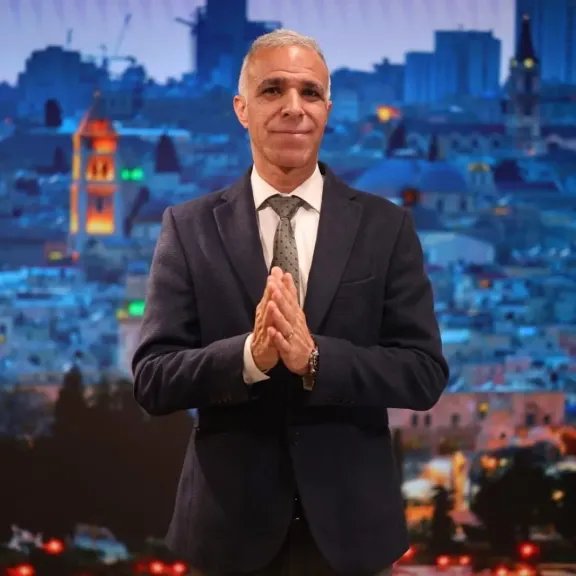 بعد السطو على كتابه”خلافات المتدينين والعلمانيين في إسرائيل : رؤية الصحافة العبرية”.. أحمد فؤاد أنور يطالب وزير الثقافة بالتصدي لظاهرة قرصنة المؤلفات