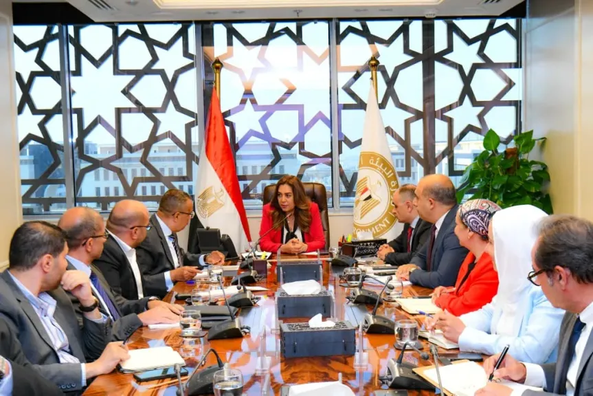 منال عوض: مشروعات تطوير البلوهول وقرية الغرقانة نماذج تعزز نشر السياحة البيئية