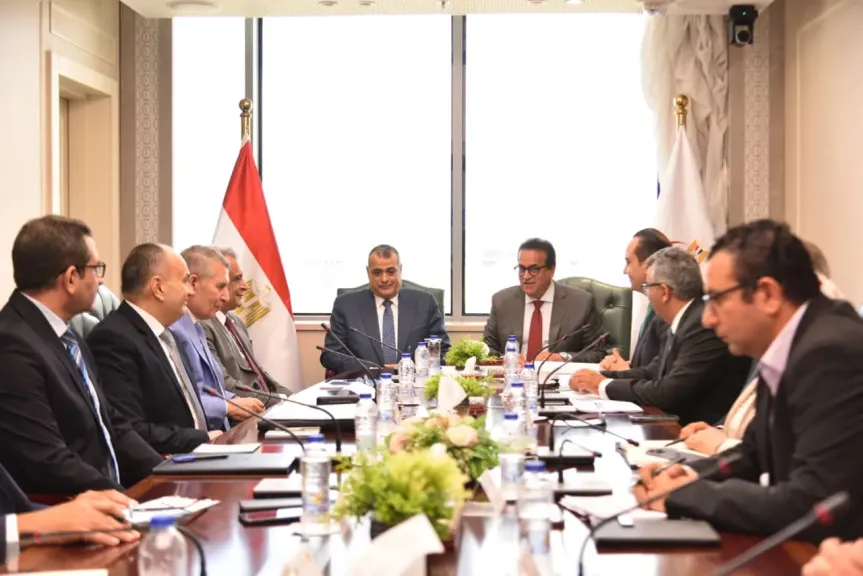 وزيرا الصحة والإنتاج الحربي يبحثان تعزيز التعاون لتطوير المنظومة الصحية