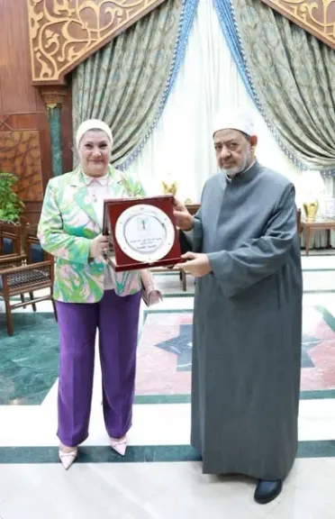شيخ الأزهر يستقبل رئيسة المجلس القومي للطفولة والأمومة لبحث سبل التعاون لدعم ورعاية الأطفال والنشء