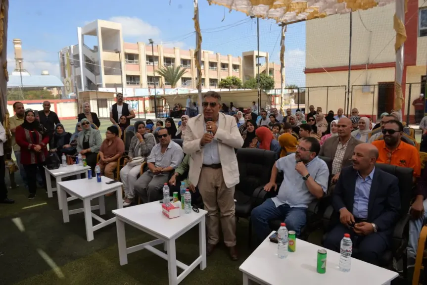 محافظ الدقهلية يشهد ختام الأنشطة الطلابية بمدرسة الشهيد أحمد إبراهيم موافي للغات بطلخا