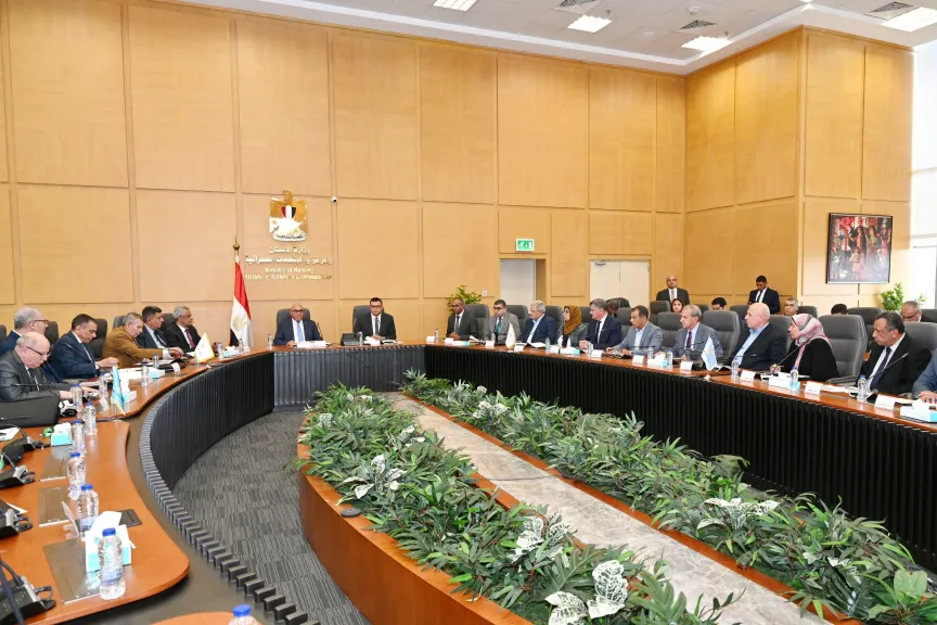وزير الإسكان 