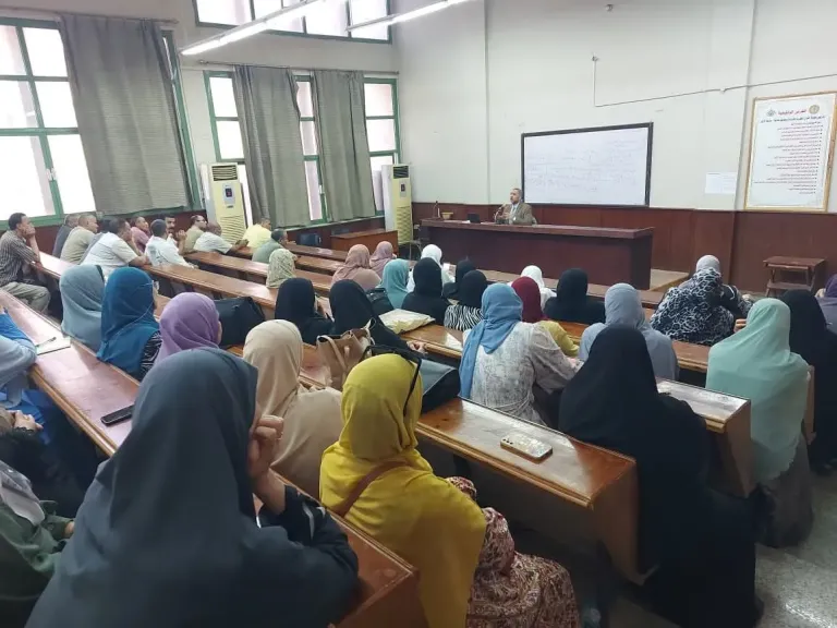 الأزهر الشريف يواصل دوراته التثقيفية بالغربية لترسيخ الفكر الوسطي وتنمية وعي المعلمين