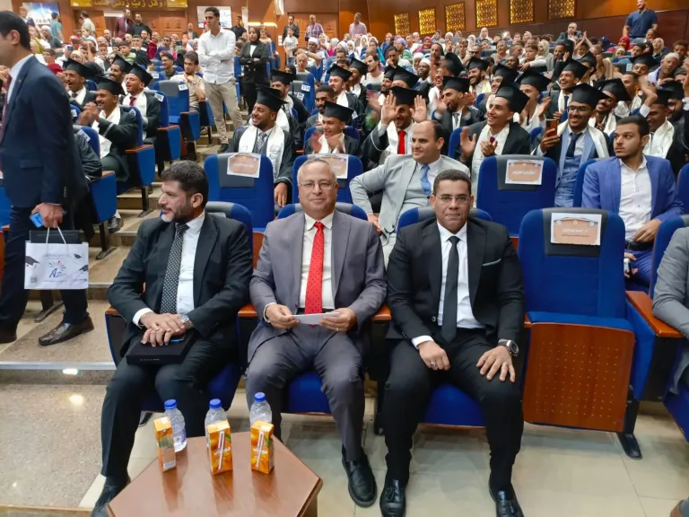 رئيس جامعة الأزهر يهنئ خريجي الدفعة الـ 58 بكلية الشريعة والقانون...ويؤكد: نماذج مضيئة