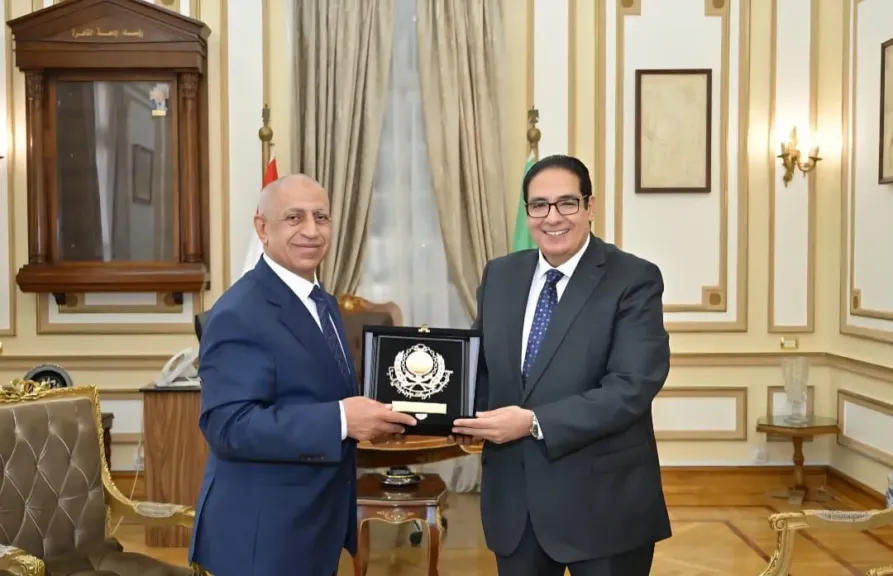 رئيس جامعة القاهرة يستقبل رئيس الأكاديمية العربية للعلوم والتكنولوجيا والنقل البحري