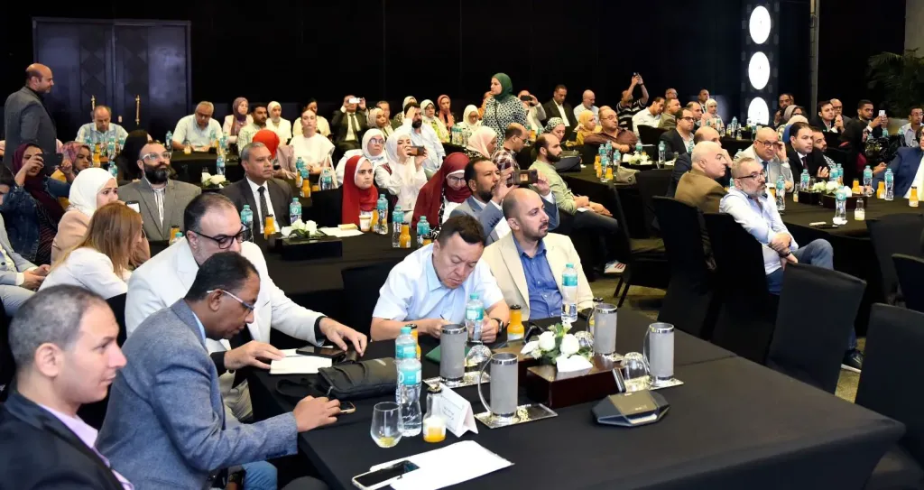 هيئة الاستثمار تبحث توافق مصانع الأسمدة مع ألية تعديل حدود الكربون CBAM