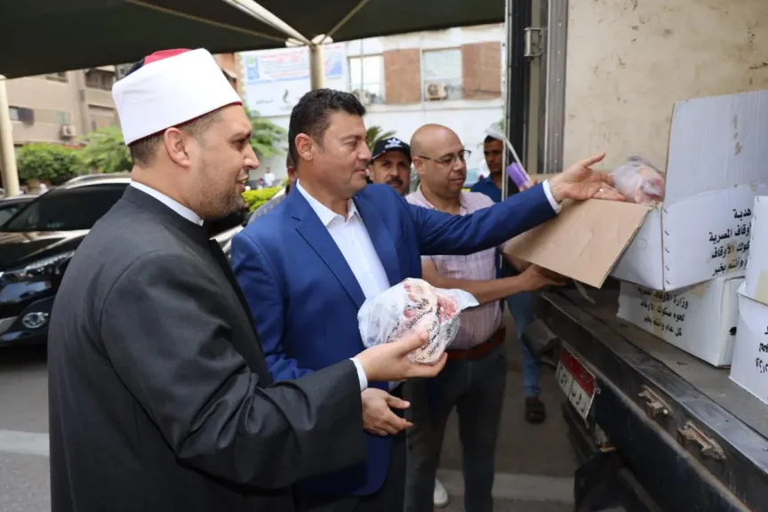 بالتعاون مع وزارة الأوقاف.. المنوفية تتسلم 2 طن لحوم لتوزيعها علي الأسر الأولى بالرعاية