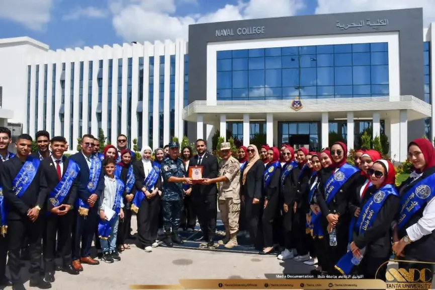 وفد طلابي من جامعة طنطا يزور الكلية البحرية بالإسكندرية