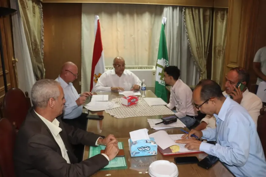 محافظ القليوبية يفتح أبواب الأمل.. سكن وفرص عمل ومشروعات صغيرة في لقاء جماهيري بالخانكة