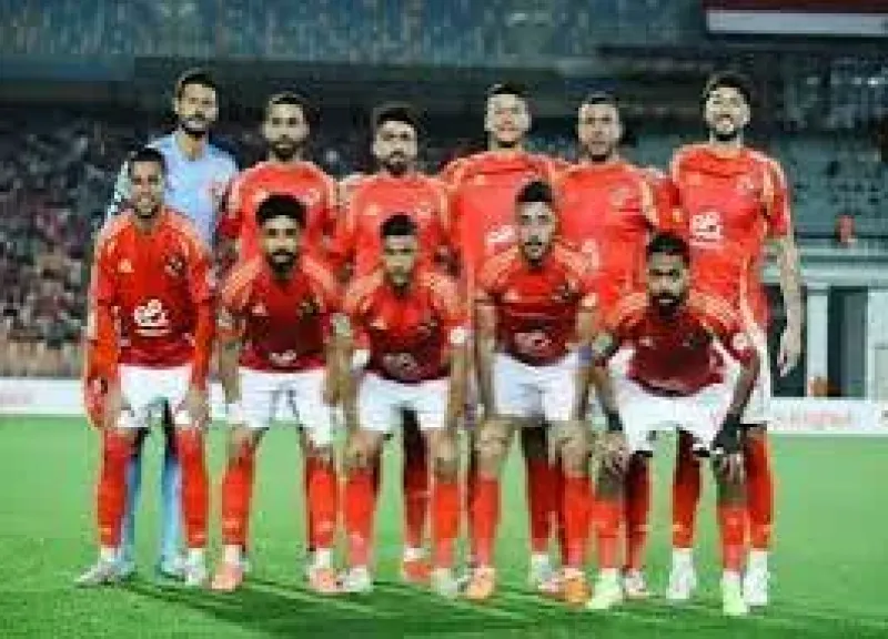 نجم الأهلي يفتح النار على اللاعبين عقب تدهور النتائج