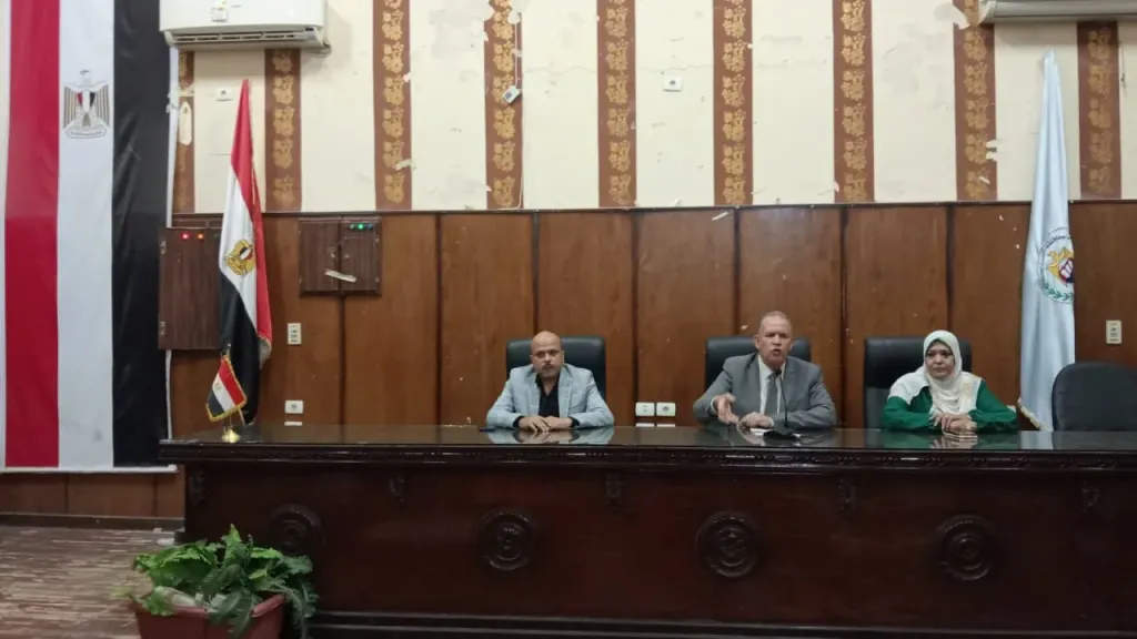 وكيل وزارة التعليم بأسيوط يوجه بتسكين المعلمين الجدد والعاملين بالحصة استعدادا للعام الدراسى الجديد  2025 / 2026